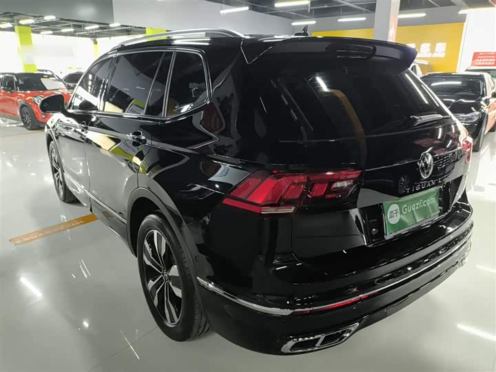 Volkswagen Tiguan L Pro 2025 2025款 出众款 330TSI 自动两驱R-Line龙耀版