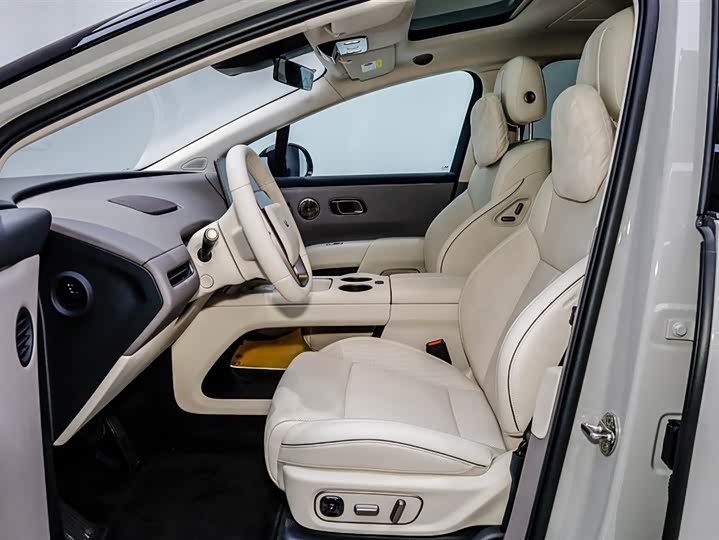 LiXiang i8 2025 2025款 标准版