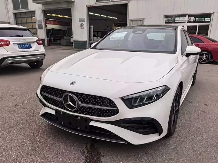 Mercedes-Benz A-Class 2025 2025款 改款 A 200 L 时尚型