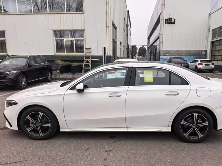 Mercedes-Benz A-Class 2025 2025款 改款 A 200 L 时尚型