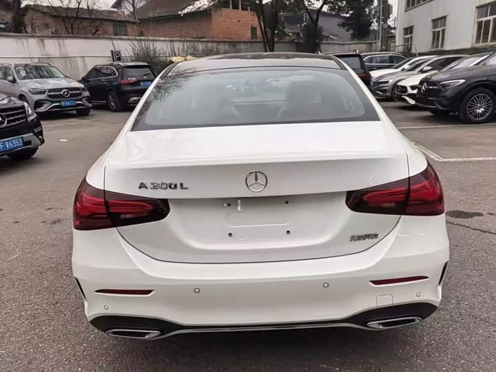 Mercedes-Benz A-Class 2025 2025款 改款 A 200 L 时尚型