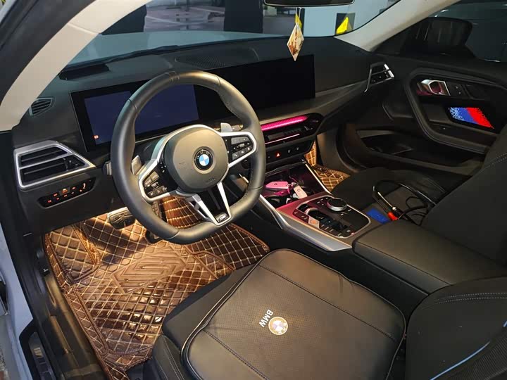 BMW 2 Series 2025 2025款 225i M运动曜夜套装