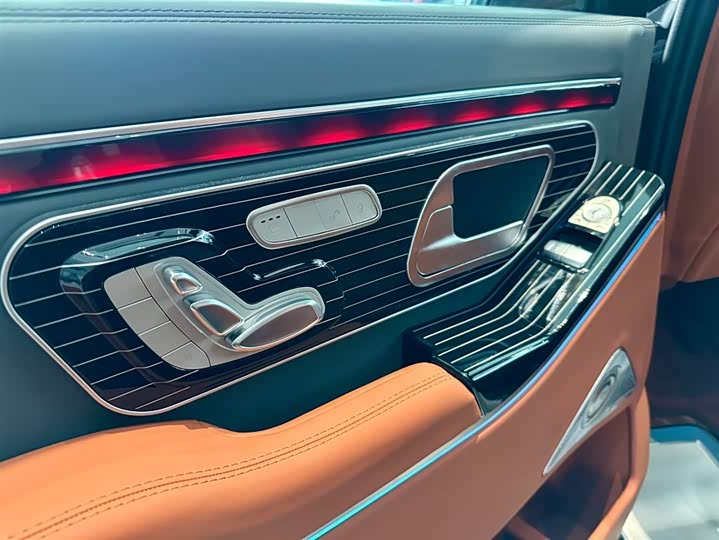 Mercedes-Benz Vito 2024 2024款 2.0T 商务版 7座