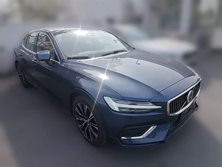 Volvo S60 2025 2025款 B4 智远豪华版
