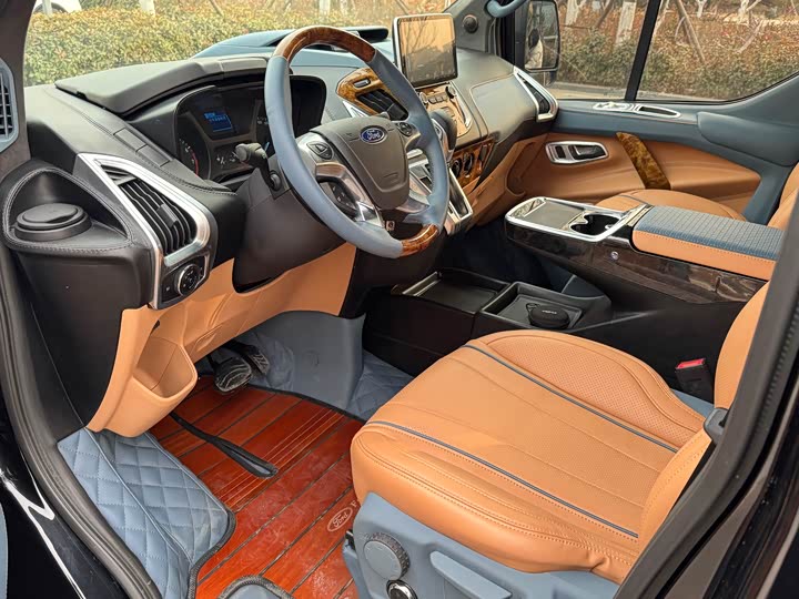 Ford Tourneo 2020 2020款 2.0T 自动旗舰版 国VI