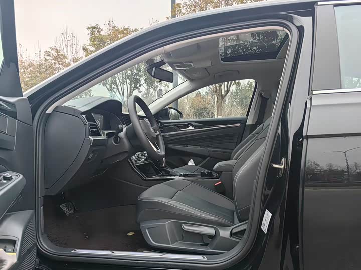 Volkswagen Passat Hybrid 2025 2025款 430PHEV 混动商务版