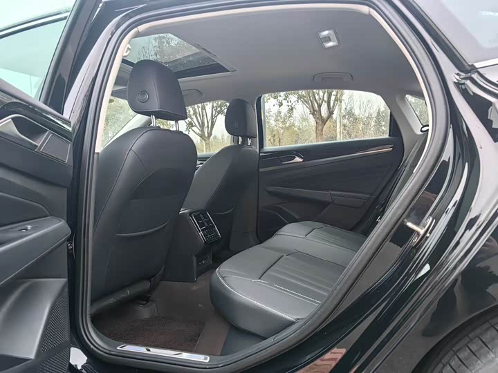 Volkswagen Passat Hybrid 2025 2025款 430PHEV 混动商务版