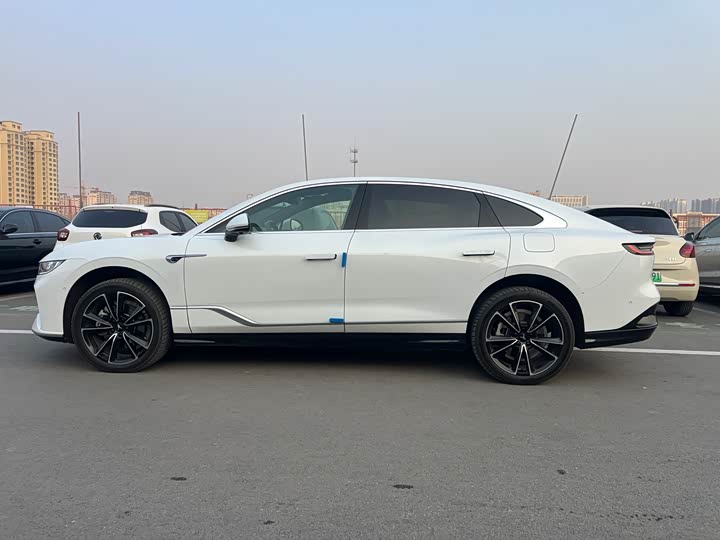 Voyah Passion 2024 2024款 PHEV 四驱超长续航旗舰版