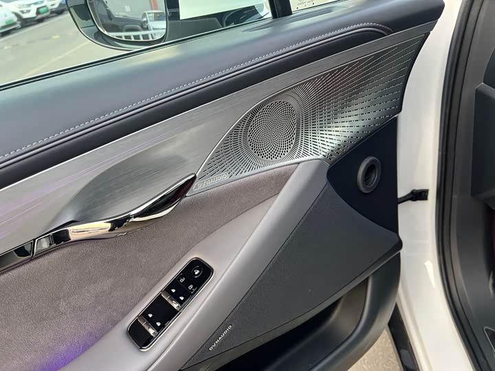 Voyah Passion 2024 2024款 PHEV 四驱超长续航旗舰版