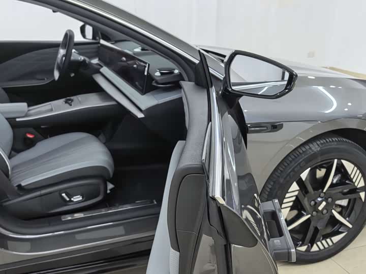 Geely Galaxy E8 2024 2024款 550km 后驱龙腾版