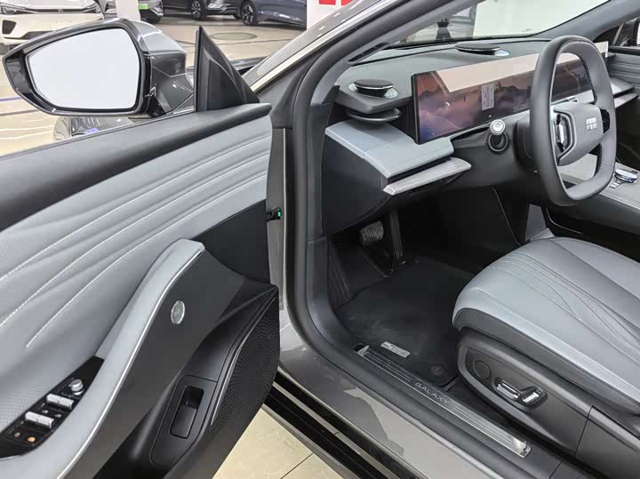 Geely Galaxy E8 2024 2024款 550km 后驱龙腾版