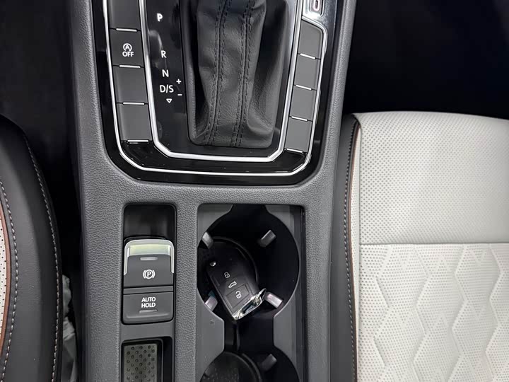 Volkswagen Magotan 2026 2026款 3000万辆甄选款 380TSI DSG豪华型