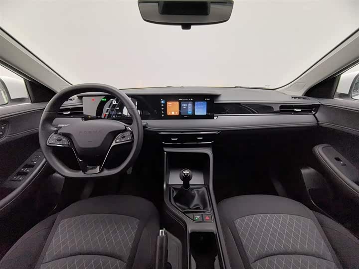 Roewe i5 2026 2026款 1.5L 手动舒享版