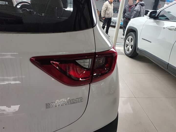 Kia KX1 2021 2021款 1.4L CVT天窗款