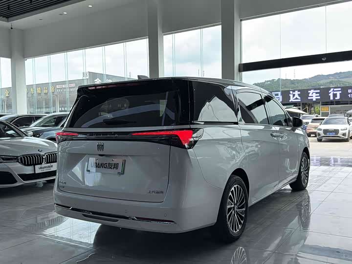 Buick GL8 Hybrid 2025 2025款 陆尚 尊享版 7座