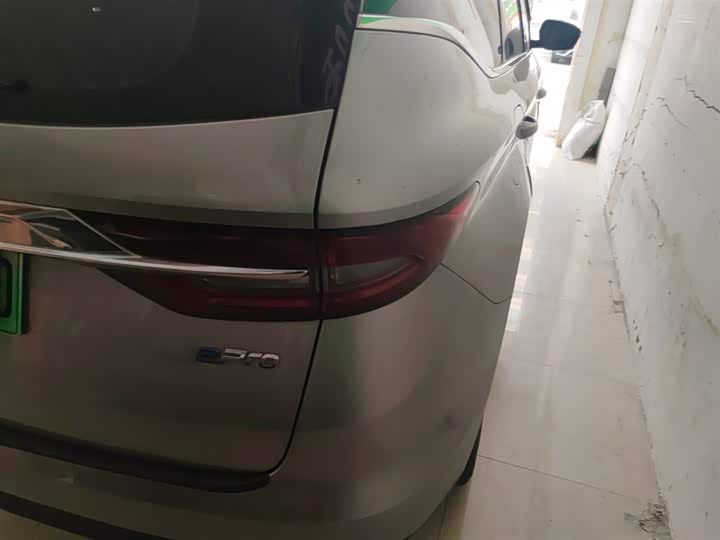 Geely Jiaji Hybrid 2022 2022款 1.5TD PHEV 白金舒适型