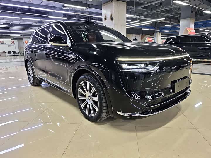 Aito M8 2025 2025款 增程 Max+版 53.4kWh 6座版