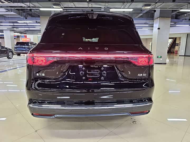 Aito M8 2025 2025款 增程 Max+版 53.4kWh 6座版