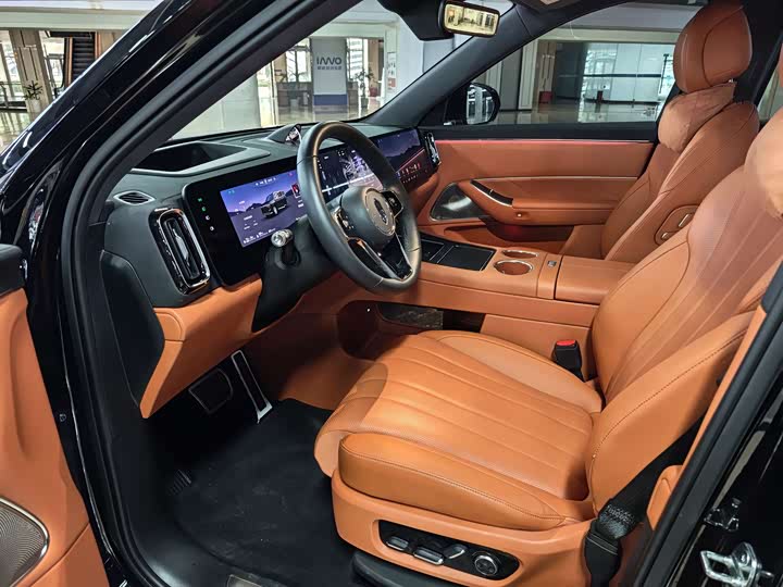 Aito M8 2025 2025款 增程 Max+版 53.4kWh 6座版