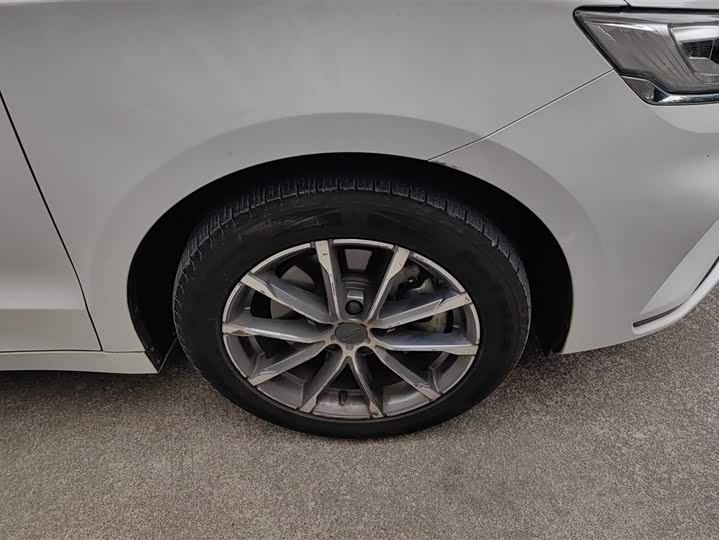 Geely Emgrand GT 2021 2021款 1.8T 领航版