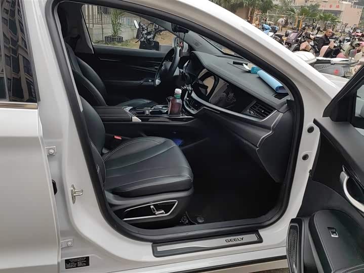 Geely Emgrand GT 2021 2021款 1.8T 领航版