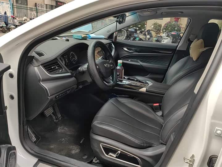 Geely Emgrand GT 2021 2021款 1.8T 领航版