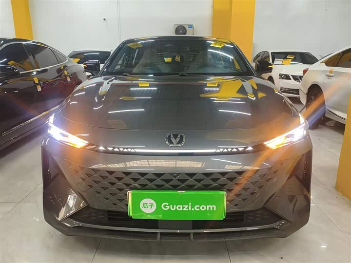 Changan UNI-V Hybrid 2024 2024款 蓝鲸智电iDD 136km 智尊型