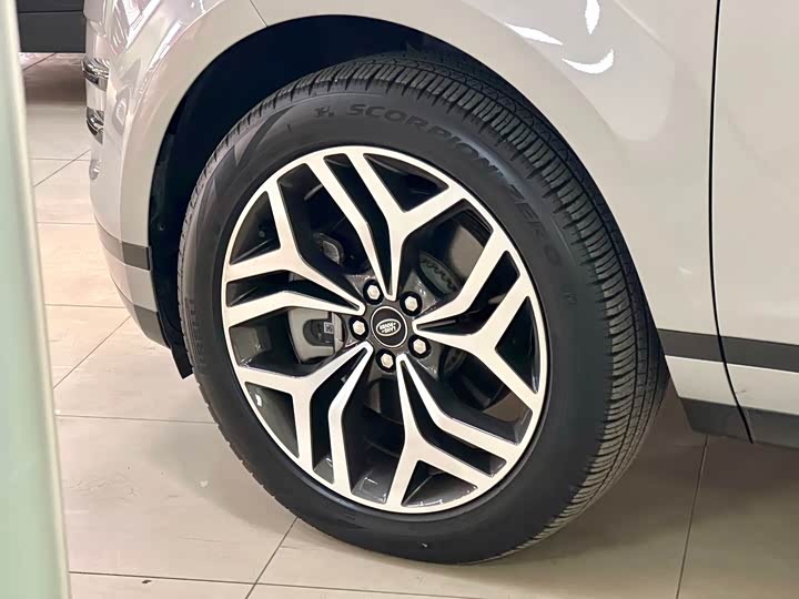 Land Rover Range Rover Evoque L Hybrid 2022 2022款 极光L P300e 插电式电动混合版