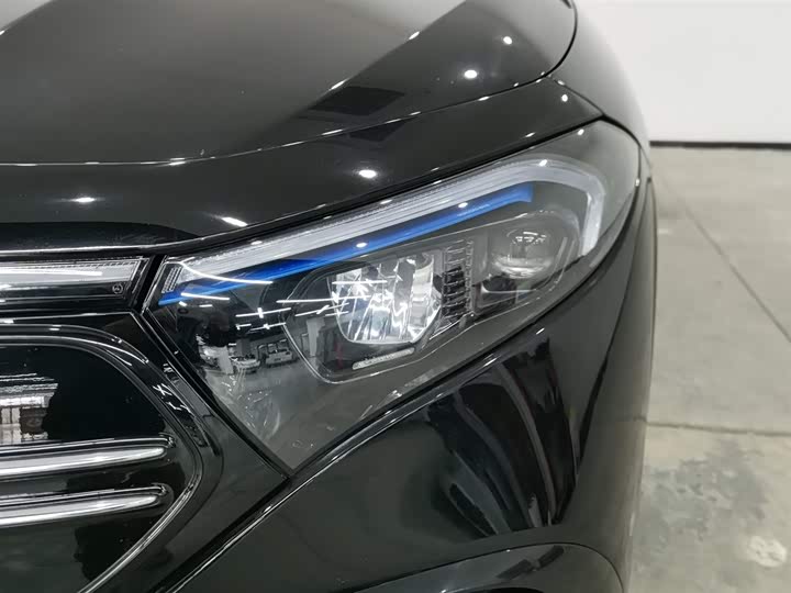 Mercedes-Benz EQA 2022 2022款 EQA 300 4MATIC 首发特别版