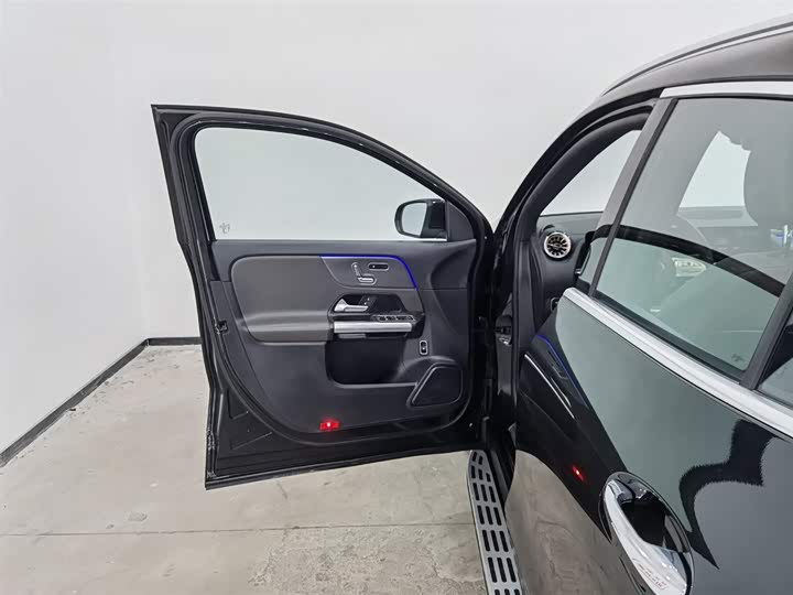 Mercedes-Benz EQA 2022 2022款 EQA 300 4MATIC 首发特别版