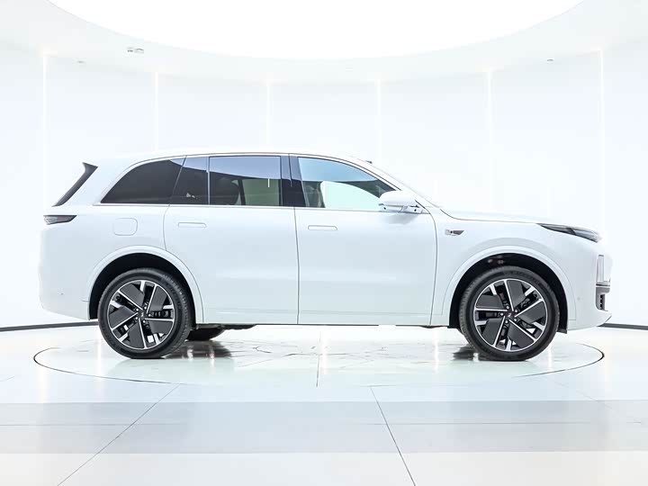 LiXiang L8 2025 2025款 Ultra 智能焕新版