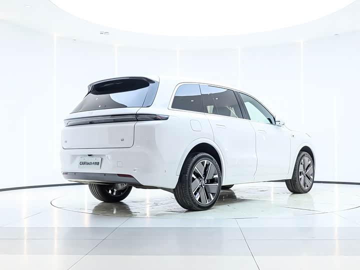 LiXiang L8 2025 2025款 Ultra 智能焕新版