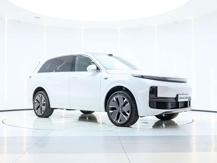 LiXiang L8 2025 2025款 Ultra 智能焕新版