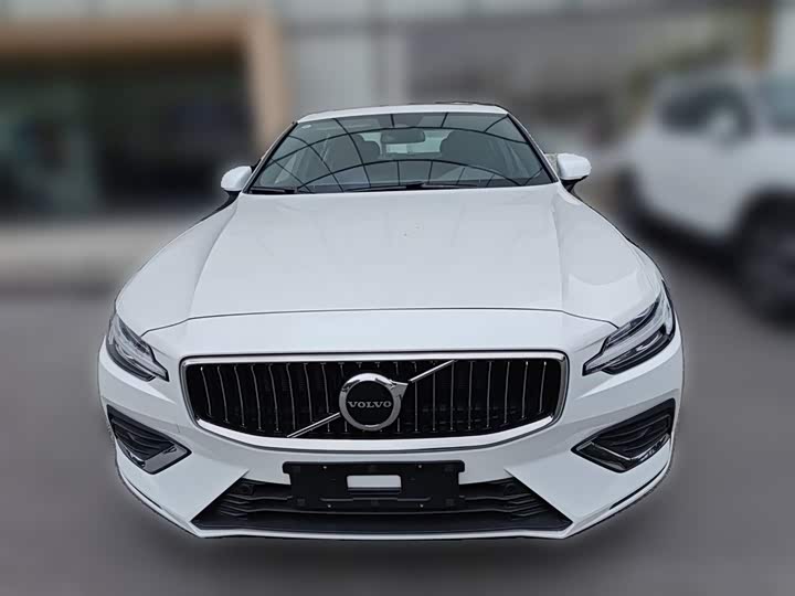 Volvo S60 2025 2025款 B4 智逸豪华版