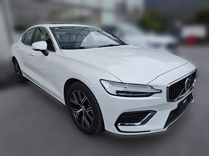 Volvo S60 2025 2025款 B4 智逸豪华版
