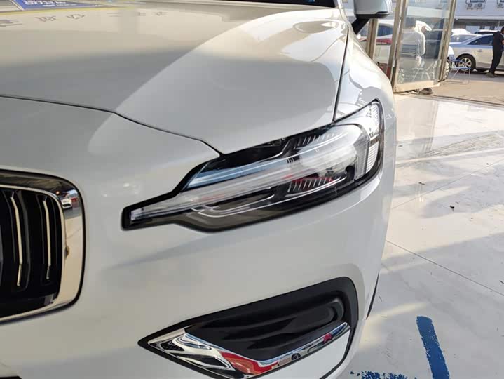 Volvo S60 2026 2026款 B4 智逸豪华版