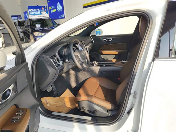 Volvo S60 2026 2026款 B4 智逸豪华版