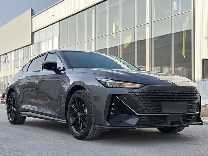 Changan UNI-V 2025 2025款 1.5T 500Bar尊贵型