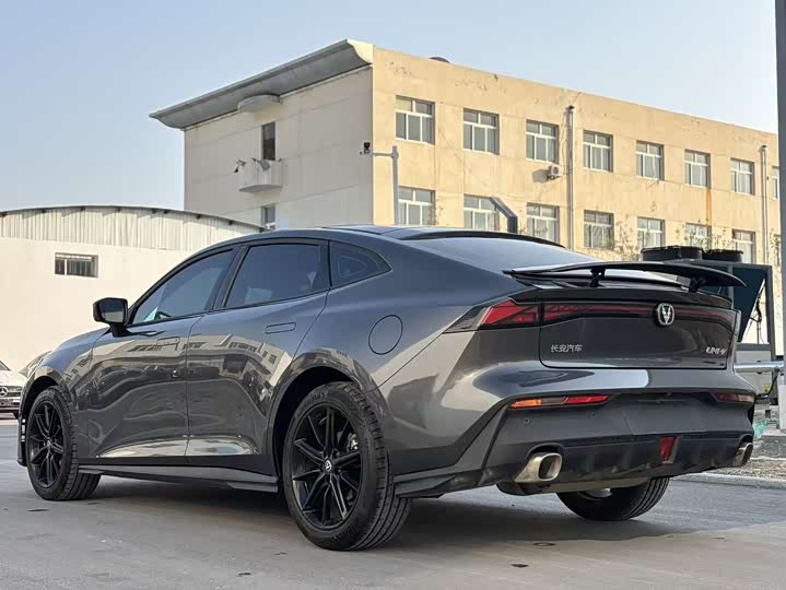 Changan UNI-V 2025 2025款 1.5T 500Bar尊贵型