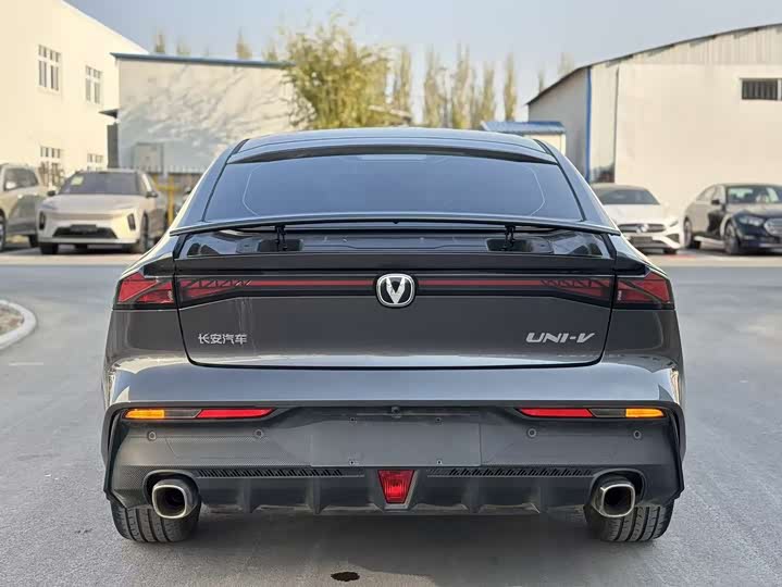 Changan UNI-V 2025 2025款 1.5T 500Bar尊贵型