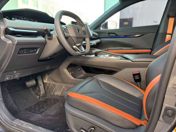 Changan UNI-V 2025 2025款 1.5T 500Bar尊贵型