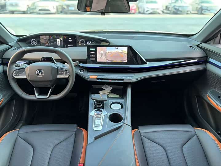 Changan UNI-V 2025 2025款 1.5T 500Bar尊贵型