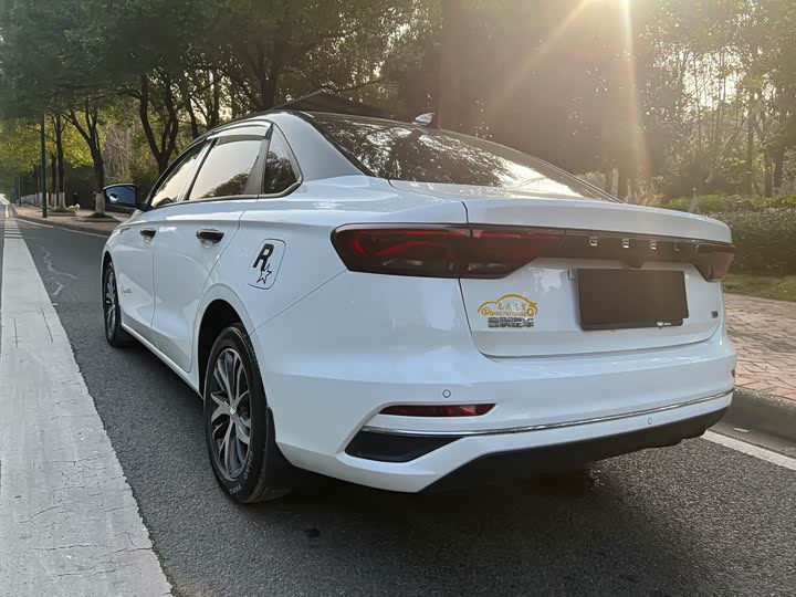 Geely Emgrand 2025 2025款 第4代 1.5L 手动龙腾版