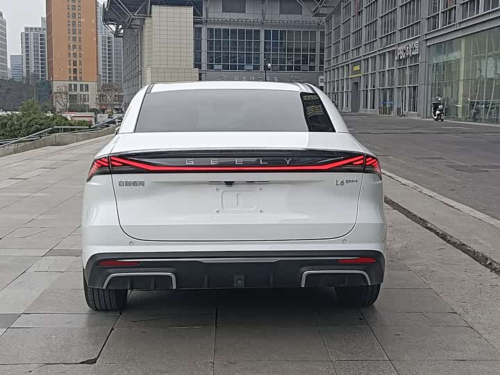Geely Galaxy L6 2025 2025款 EM-i 140km 星舰版