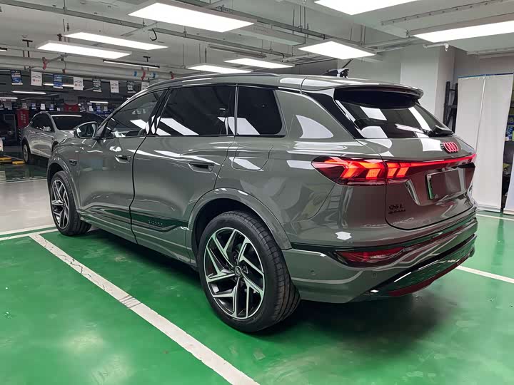 Audi Q6L e-tron 2026 2026款 首发领航版