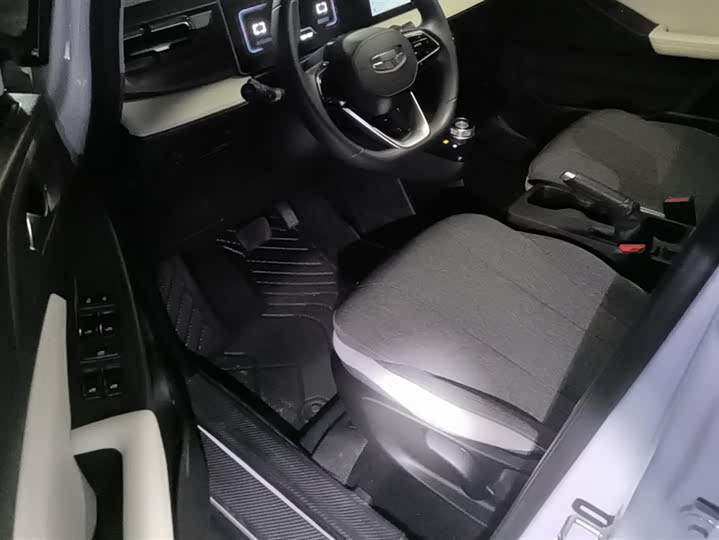 Geely Geometry E Firefly 2024 2024款 301km 流光