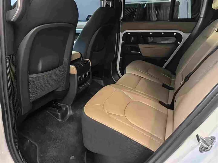 Land Rover Defender 2025 2025款 110 3.0T P400 X-Dynamic HSE