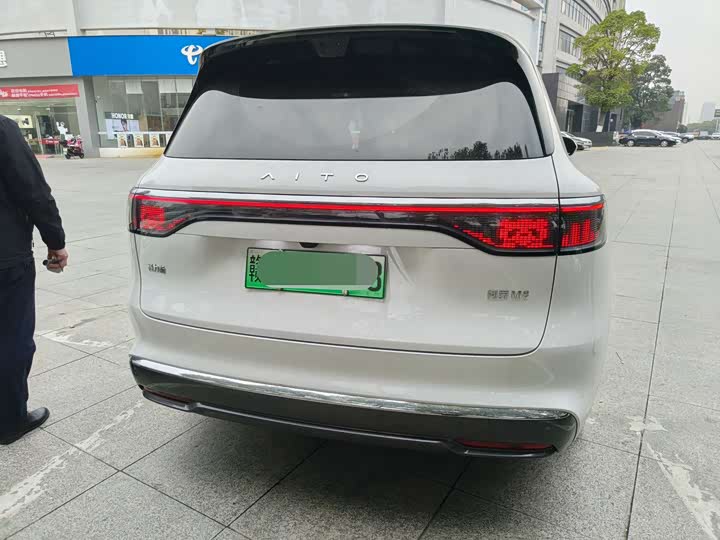 Aito M8 2025 2025款 增程 Ultra版 53.4kWh 6座版