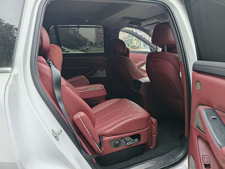 Aito M8 2025 2025款 增程 Ultra版 53.4kWh 6座版