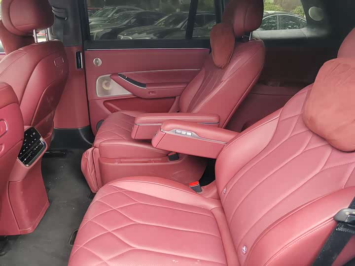 Aito M8 2025 2025款 增程 Ultra版 53.4kWh 6座版